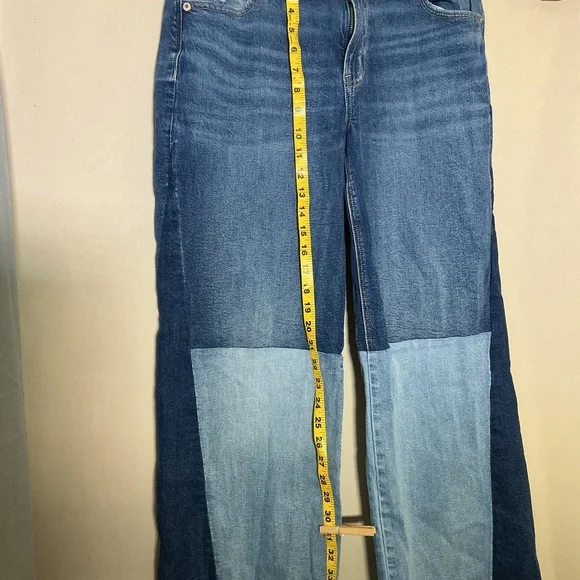 American Eagle Outfitters Two-Tone Blue Flare Jeans - Picture 7 of 9